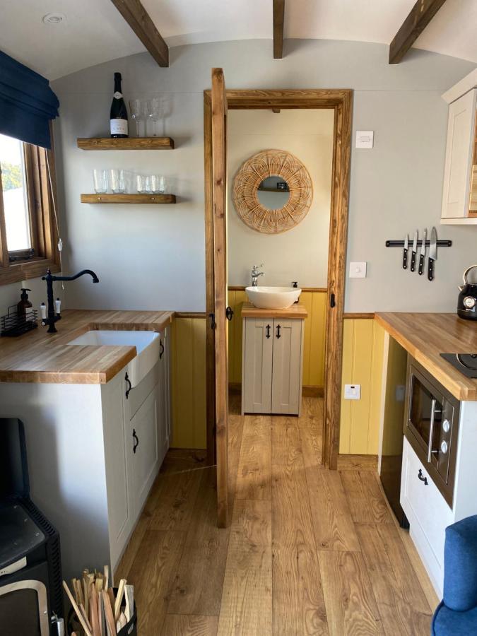 Silver Fern Glamping Hotel Aberystwyth Bagian luar foto