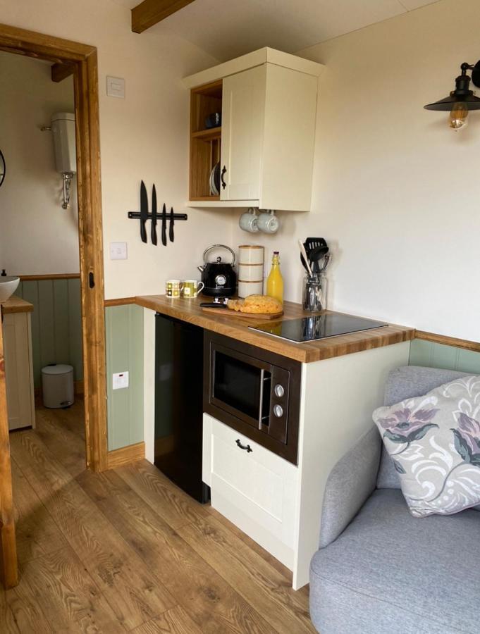 Silver Fern Glamping Hotel Aberystwyth Bagian luar foto