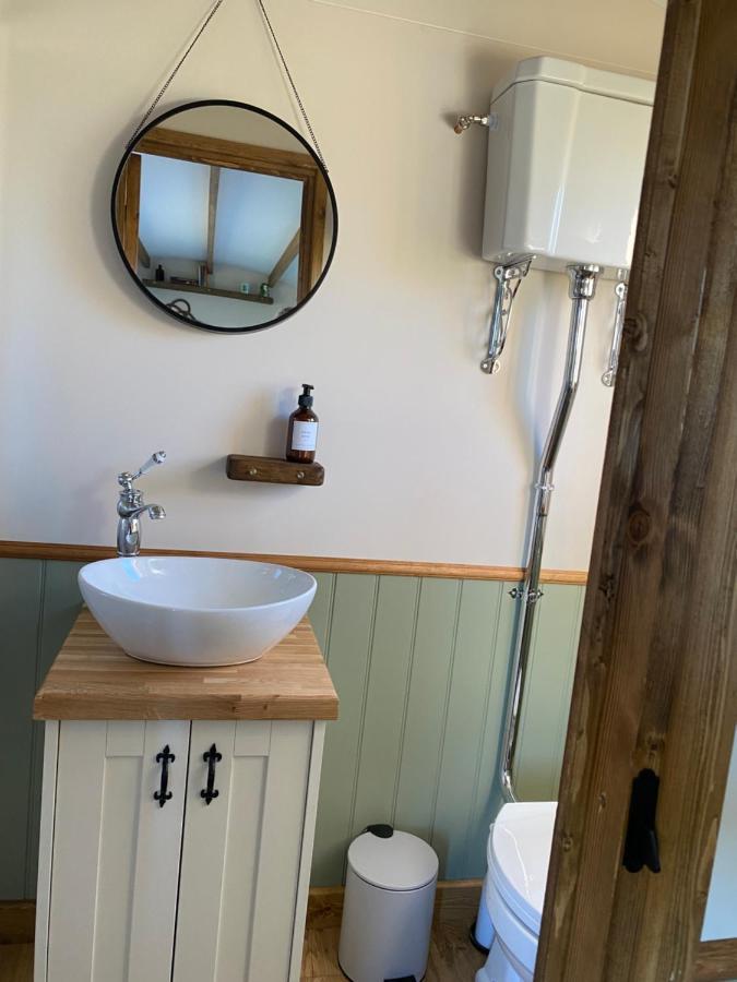 Silver Fern Glamping Hotel Aberystwyth Bagian luar foto